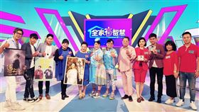 白冰冰和鄭進一14日上《全家有智慧》宣傳專輯。圖／公視提供