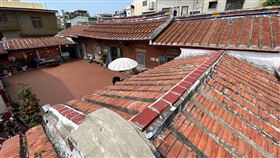 高市百年古厝民宿　提供不同住宿體驗高雄市政府觀光局配合民宿管理辦法修正，輔導有意設立民宿民眾，在都市計畫範圍內「具人文或歷史風貌區」、或依文化資產保存法指定或登錄歷史建築等設立特色民宿，有逾百年的古厝也加入經營行列，可以提供民眾不一樣的民宿體驗。（高市觀光局提供）中央社記者王淑芬傳真　109年9月14日