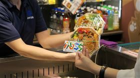 買台鐵便當也能嗶卡。（圖／台鐵提供）