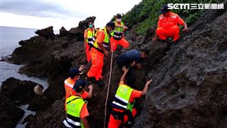 新／偷渡客墾丁跳海　躲礁岸逮32人