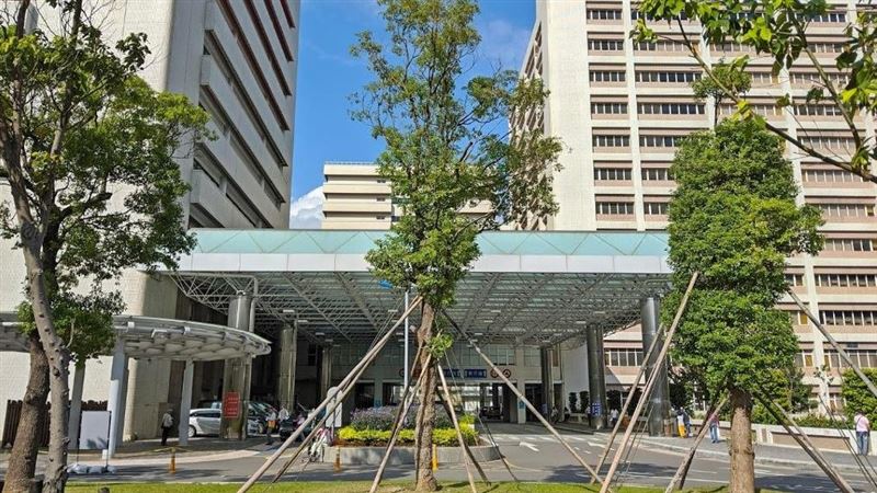 妻臥床受苦10年　7旬翁痛心悶死她