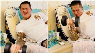 「膠帶纏手」舉啞鈴！館長感性開口了