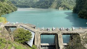 武界壩1到5號閘門台電大觀水力電廠武界壩6號閘門日前異常開啟放水釀4死慘劇。走進武界壩，壩區內可見1到5號閘門（圖），另有6到11號閘門在山的另一邊。中央社記者蕭博陽南投縣攝　109年9月15日