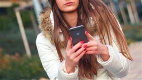 手機,情侶,貼圖(翻攝自 Pixabay)