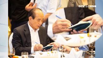 求和爆綠營密使說　王金平神秘冊打臉