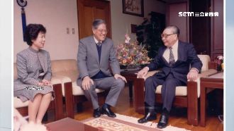 長官前正襟危坐 李登輝珍貴影像曝光