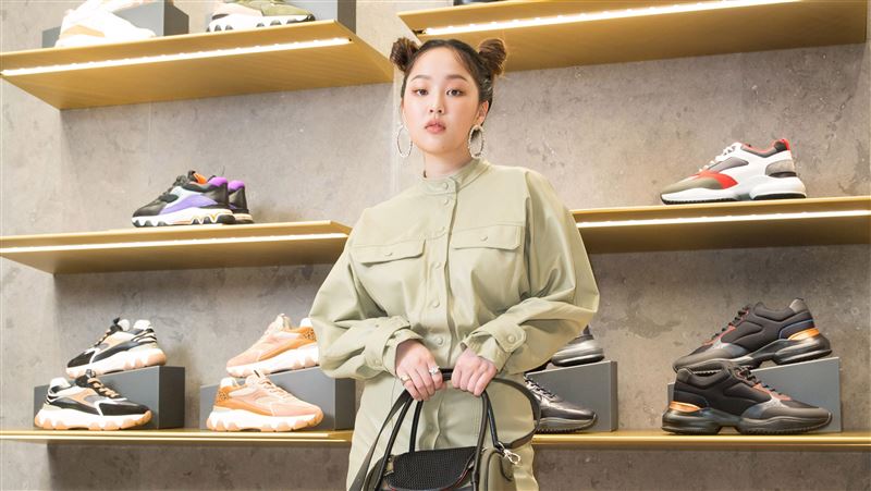 陽帆女兒第一次跑時尚趴　媽媽盯全場