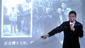 白先勇為父作傳　描寫白崇禧在台17年歲月「悲歡離合四十年：白崇禧與蔣介石」新書發表會15日在國家圖書館舉行，作家白先勇（圖）出席，分享執筆寫下父親白崇禧在台17年歲月的心路歷程。中央社記者鄭傑文攝　109年9月15日