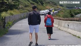 放閃？怕老婆昏倒老公攬緊緊　醫師：夫妻放手感情更好（圖／光田綜合醫院）