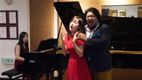 聲樂家演繹西班牙歌劇短促的人生台北歌劇劇場15日舉行法雅歌劇「迷靈之戀/短促的人生」宣傳記者會，聲樂家現場演繹西班牙歌劇「短促的人生（La Vida Breve）」片段。中央社記者徐肇昌攝　109年9月15日