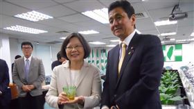 蔡英文,日本防衛大臣岸信夫臉書