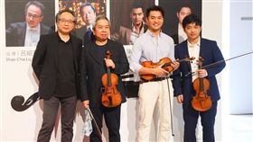 NSO新樂季將啟動　跨世代名家世紀交會（1）NSO國家交響樂團2020/21樂季開季宣告記者會15日在台北國家音樂廳舉行，NSO藝術顧問呂紹嘉（左起）與小提琴家胡乃元、陳銳、魏靖儀出席。中央社記者謝佳璋攝  109年9月15日
