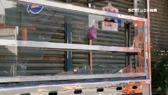 餐飲店凌晨遭狠砸　攤車、盆栽全毀