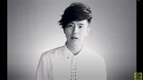 小鬼，黃鴻升，地球上最浪漫的一首歌，翻攝自YT