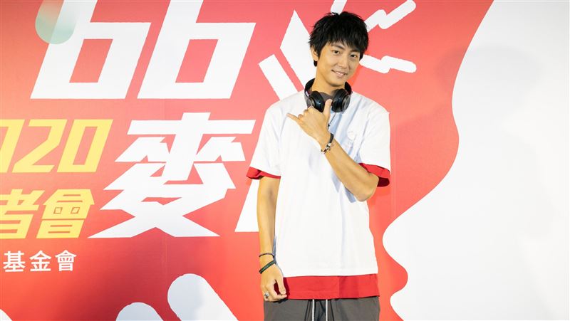 為了耍帥不戴耳塞　男星驚傳單耳失聰