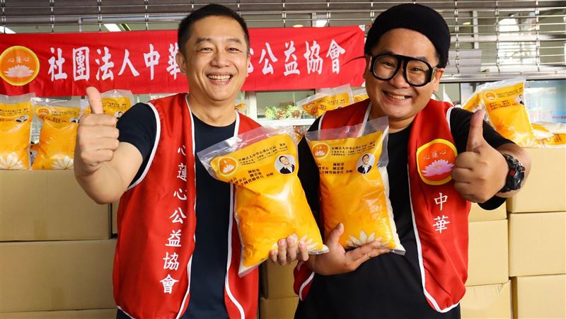 續爸理念　陳昭榮捐米6.7座101