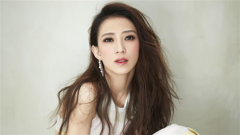 遭酸「歌紅人不紅」　金曲歌后吐心境