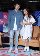 施易男、羅美玲安安大明星舞台劇宣傳。（記者邱榮吉/攝影）
