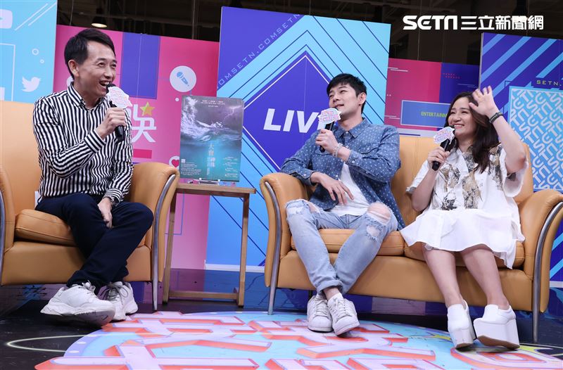 施易男、羅美玲安安大明星舞台劇宣傳。（記者邱榮吉/攝影）