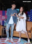 施易男、羅美玲安安大明星舞台劇宣傳。（記者邱榮吉/攝影）