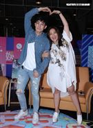 施易男、羅美玲安安大明星舞台劇宣傳。（記者邱榮吉/攝影）