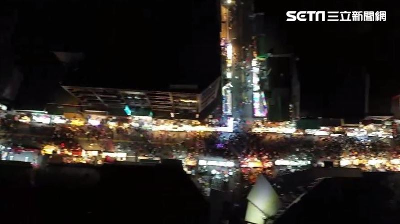 苑裡限定鬼門關夜市　壯觀空拍照曝光