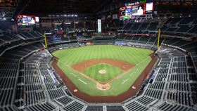 ▲遊騎兵的全球人壽球場（Globe Life Field）造價12億美元（約合新台幣352億元）可容納4萬名觀眾。（圖／美聯社／達志影像）