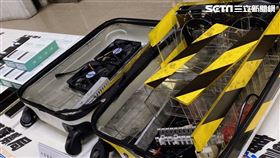 刑事局查獲台灣首個行李箱式詐騙機房　記者李依璇攝影