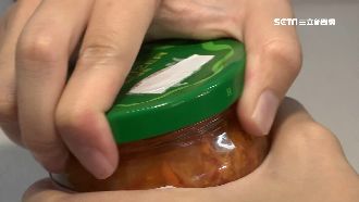 開罐頭濺血　瓶口「割傷拇指」縫6針