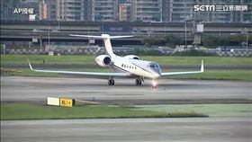 柯拉克班機抵台（圖／AP授權）