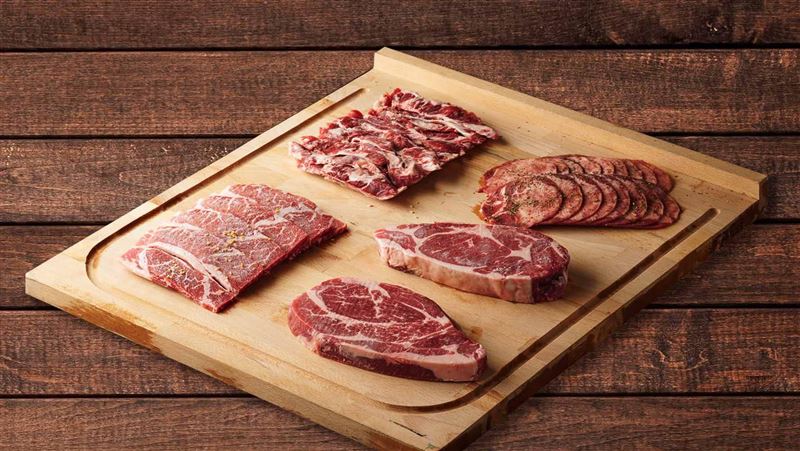 賣場烤肉用品滿千送百　還能代客醃肉