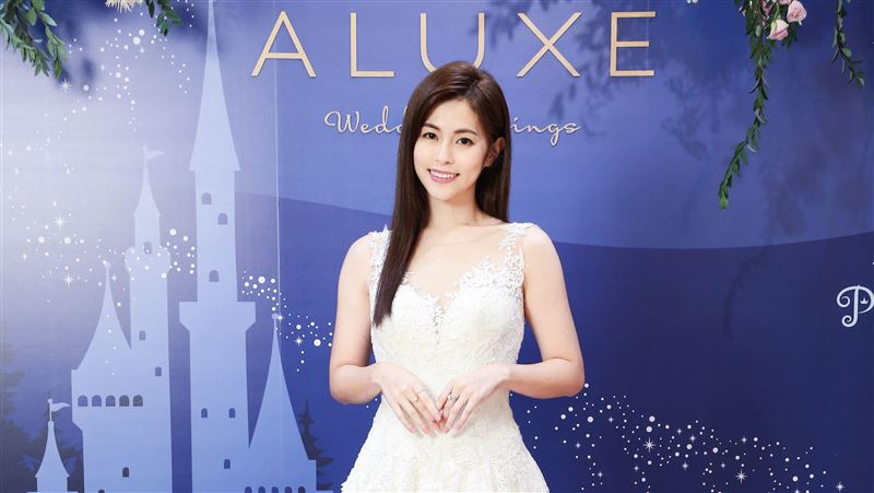 任容萱婚禮找任爸暖場　姊姊放話包養
