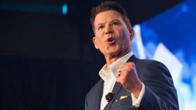 美國次卿柯拉克（Keith Krach)