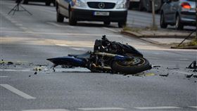 判決,300萬,車禍,腎,機車。（圖／翻攝自Pixabay）