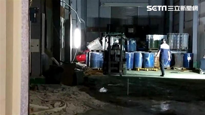 高雄鳥松竄惡臭　居民怒潑漆業者神隱