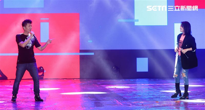 戴愛玲、荒山亮廣播金鐘彩排。（記者邱榮吉/攝影）