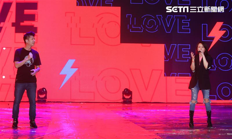 戴愛玲、荒山亮廣播金鐘彩排。（記者邱榮吉/攝影）