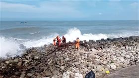 舢舨,落海,二仁溪橋,救生衣,台南