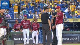 曾豪駒抗議後裁判改判。（圖／翻攝自中信兄弟官方頻道）