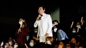 九孔在任賢齊演唱會上宣布死會。圖／KKLIVE提供