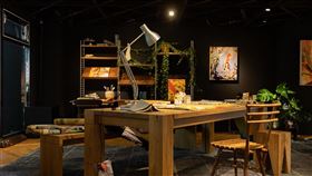 明日創藝策劃特展　呈現蔡宜儒經典創作明日創藝MOT ARTS策劃「無熄—蔡宜儒x電影『惡之畫』」特展，展出蔡宜儒為電影創作的2幅新作，也集結他歷年經典作品。圖為展場。（忠泰生活開發提供）中央社記者鄭景雯傳真　109年9月20日