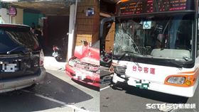 台中公車、吉普車連環撞／翻攝畫面