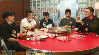 振作扛主持　KID胸前貼小鬼專屬圖