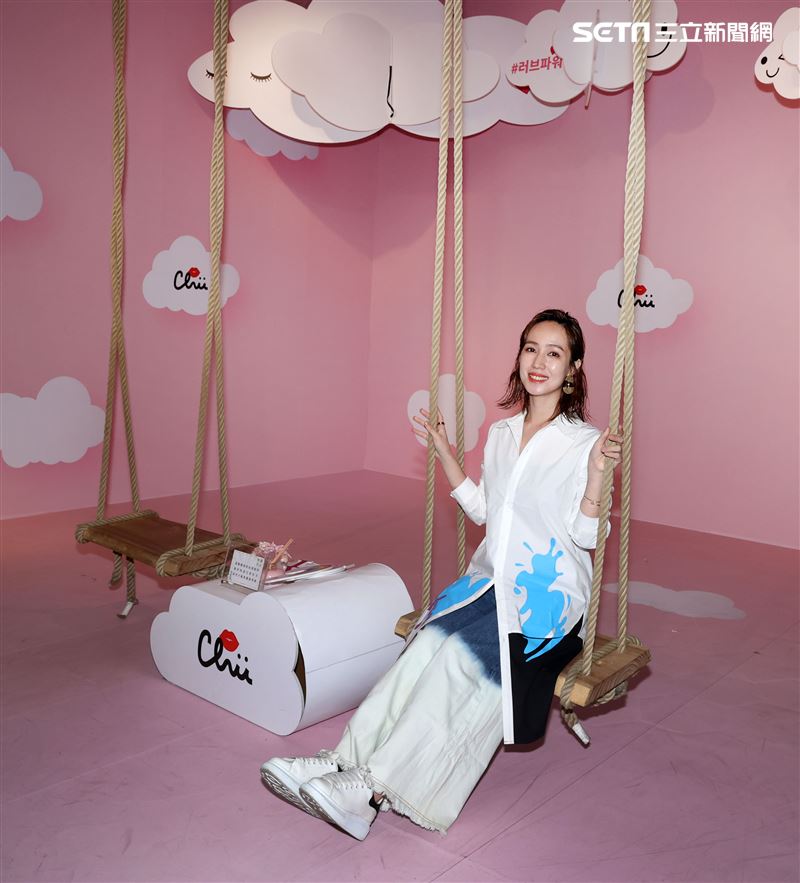 小薰三立新聞網專訪。（記者邱榮吉/攝影）