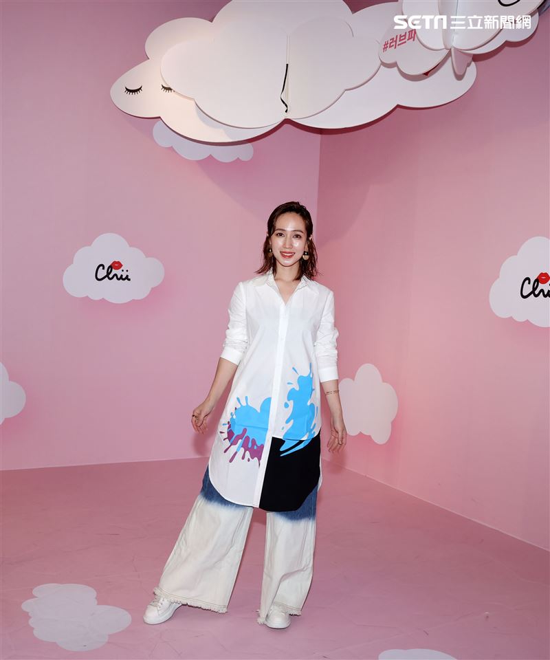 小薰三立新聞網專訪。（記者邱榮吉/攝影）