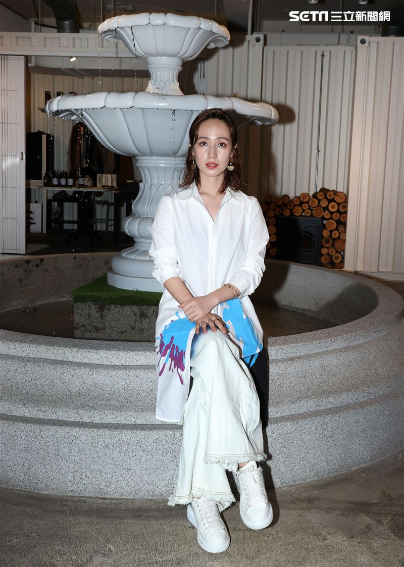 小薰三立新聞網專訪。（記者邱榮吉/攝影）