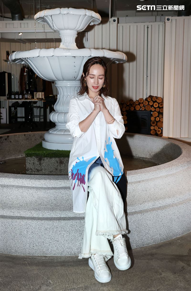 小薰三立新聞網專訪。（記者邱榮吉/攝影）