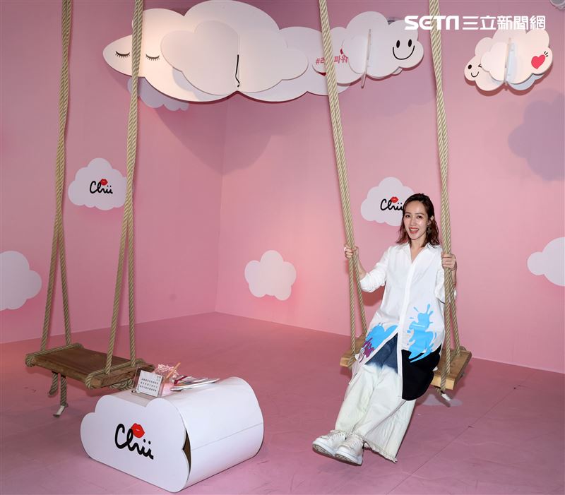 小薰三立新聞網專訪。（記者邱榮吉/攝影）