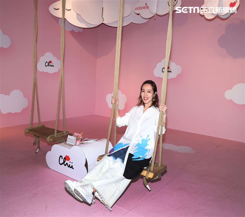 小薰三立新聞網專訪。（記者邱榮吉/攝影）