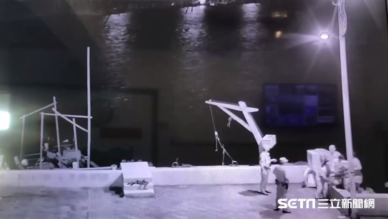 安檢彰化王者之弓橋　驚見海上漂一女